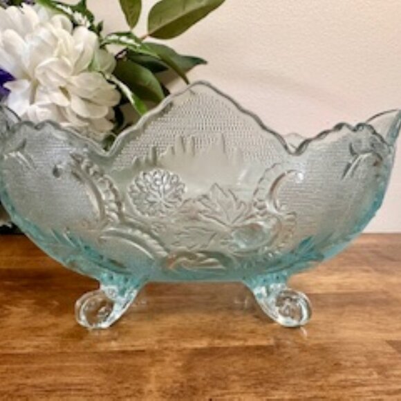 Vintage Jeanette Lombardo Light Blue Glass Bowl Scalloped Footed Depression Patt - Picture 1 of 4